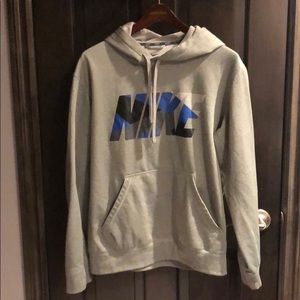 Men's Therma-fit Nike sweatshirt size M